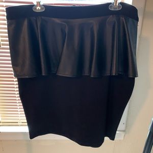 Forever 21+ peplum ruffle skirt size 16